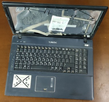 LAPTOP-CLEVO-M77SUN-2