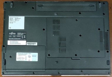 LAPTOP-FUJITSU-ESPRIMO-MOBILE-V6515-3