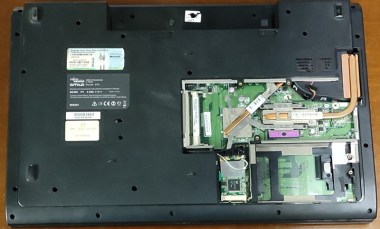 LAPTOP-FUJITSU-SIEMENS-Li-3910-3