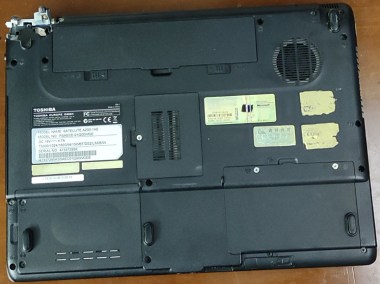 LAPTOP-TOSHIBA-SATELLITE-A200-1AE-3