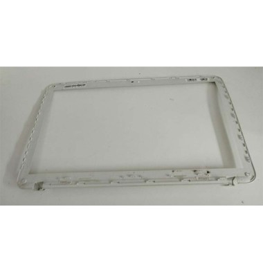 Toshiba-Satellite-c855-bezel-white-edit