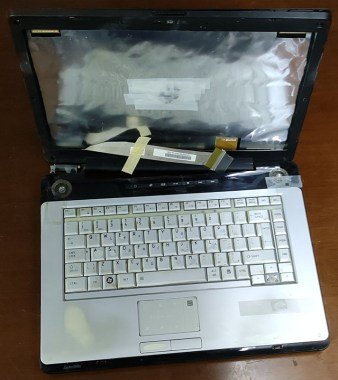 LAPTOP-TOSHIBA-SATELLITE-A200-1M8-2