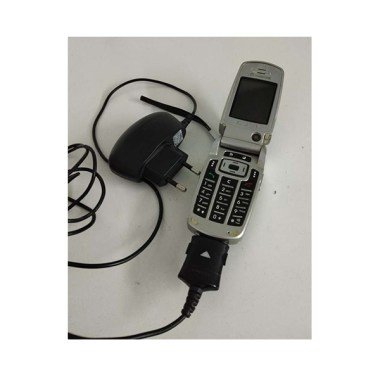 SAMSUNG-SGH-Z300-retro-GSM-flip-phone-for-seniors-edit